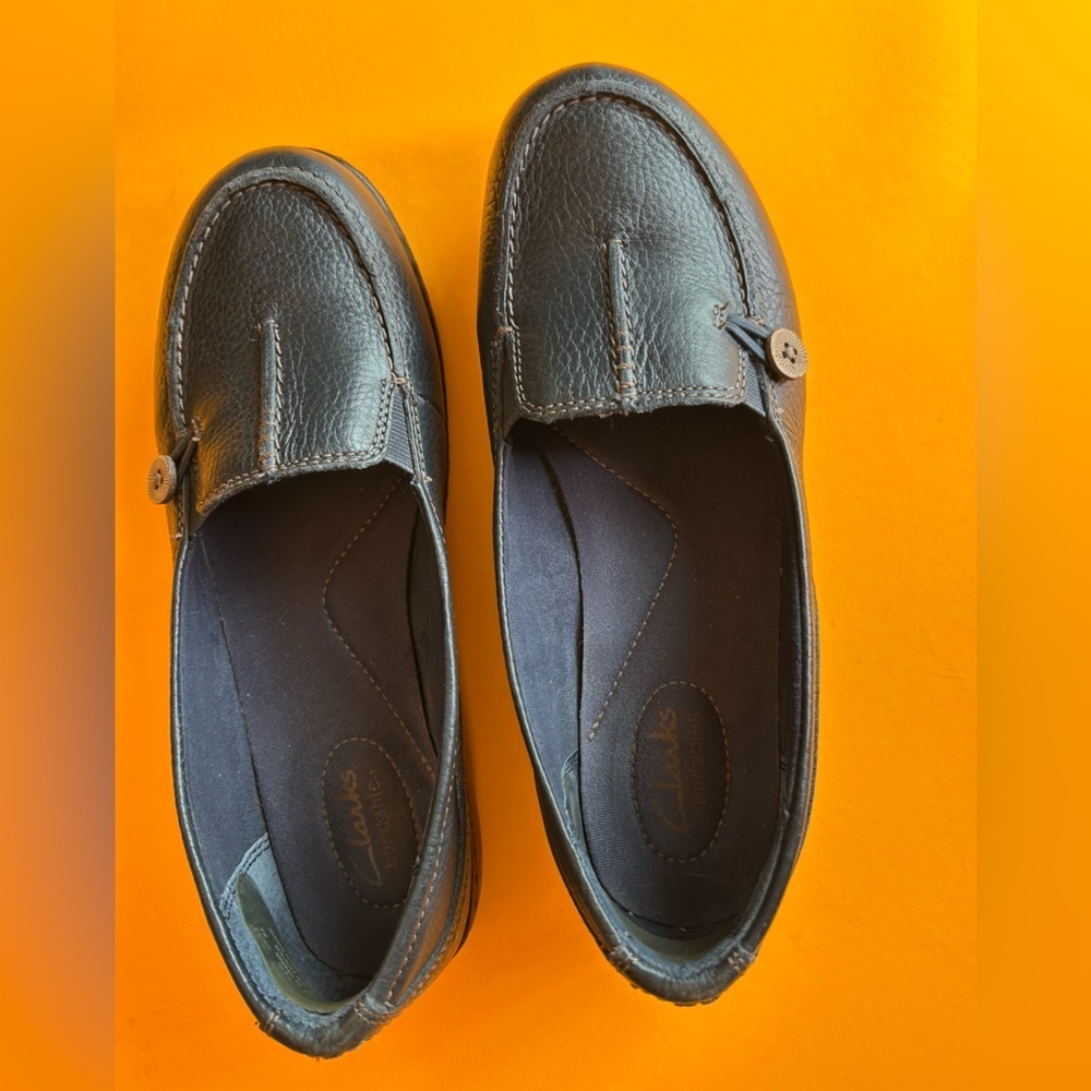 Clarks Collection Deep Blue Leather Slide On Loafers with Button Accent Size 7.5 - Picture 5 of 10